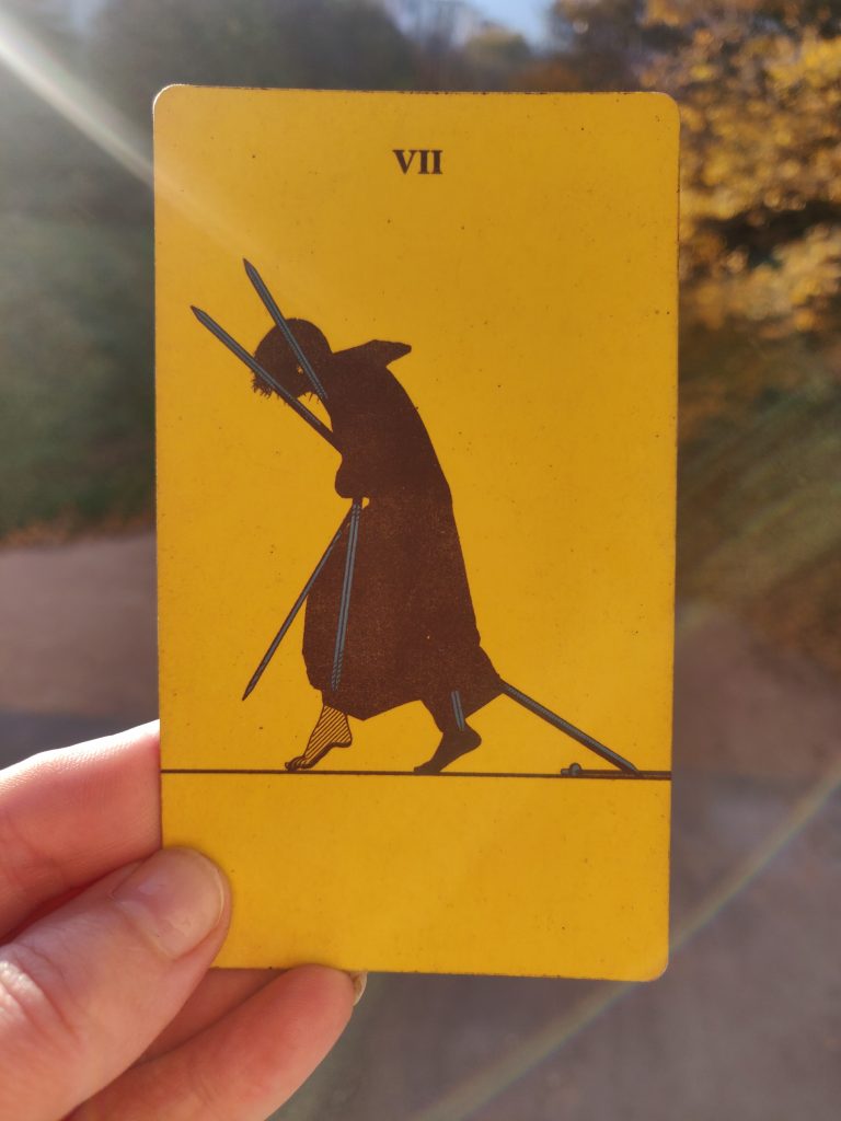 Interprétation du 7 d'épée dans le tarot